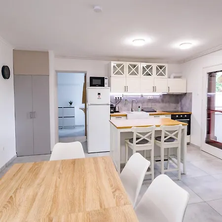 Holiday home Borg Vendeghazak - *
