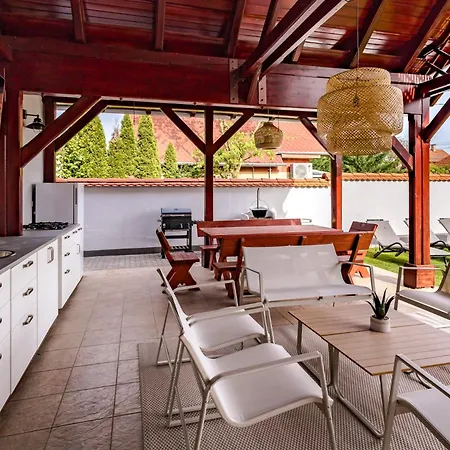 Holiday home Borg Vendeghazak - *